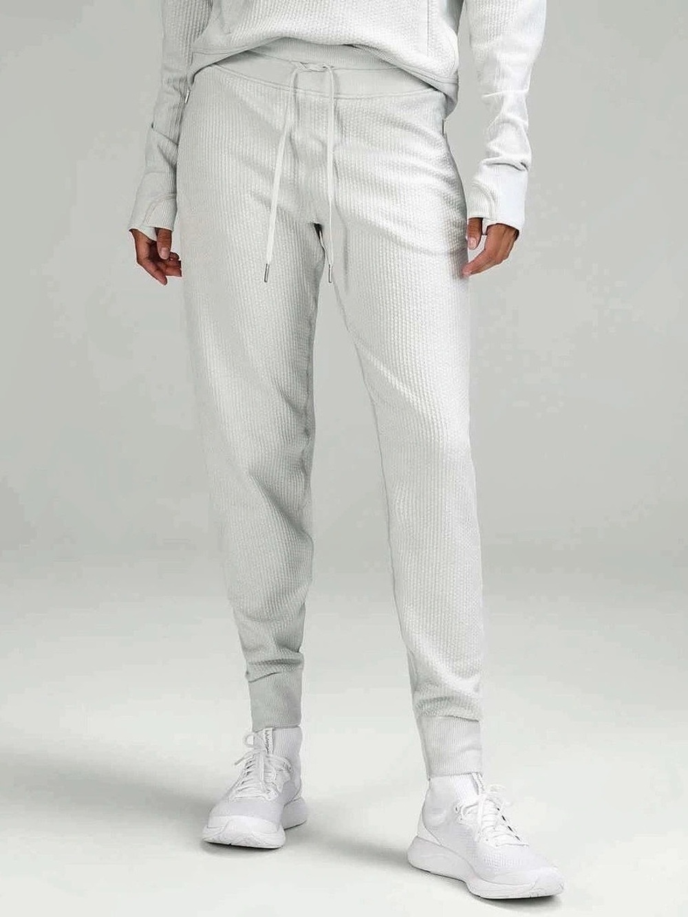 lululemon Engineered Warmth Relaxed Fit Jogger Joggers in White Like New size 8